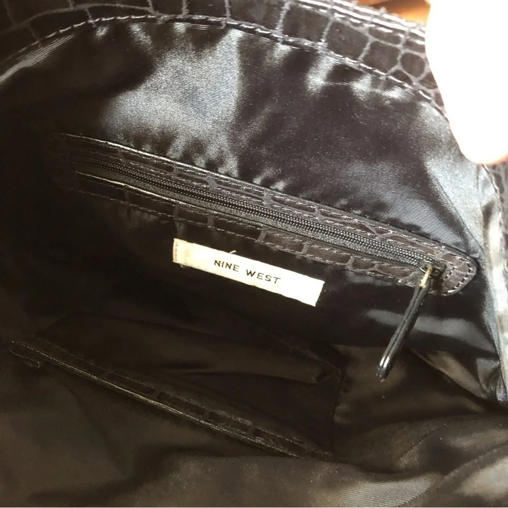 Vintage Nine West black shine magnetic clutch